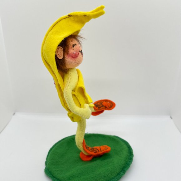 Vintage 1996 Annalee Posable Doll Banana 8” Halloween Costume Weird Creepy Wink - Picture 5 of 7